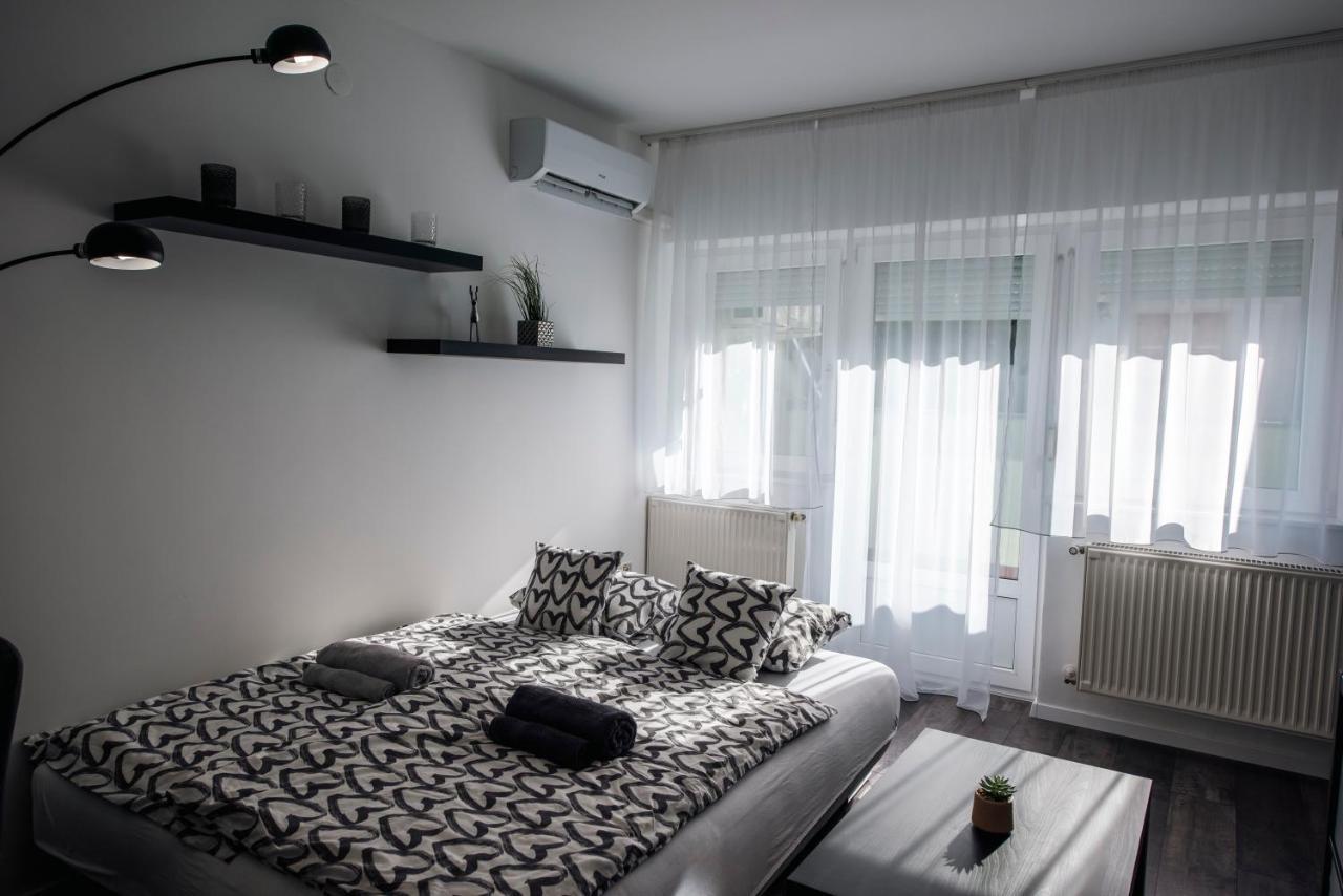 Anavrin apartman- csendes lakás a belváros közepén Pécs Exterior foto