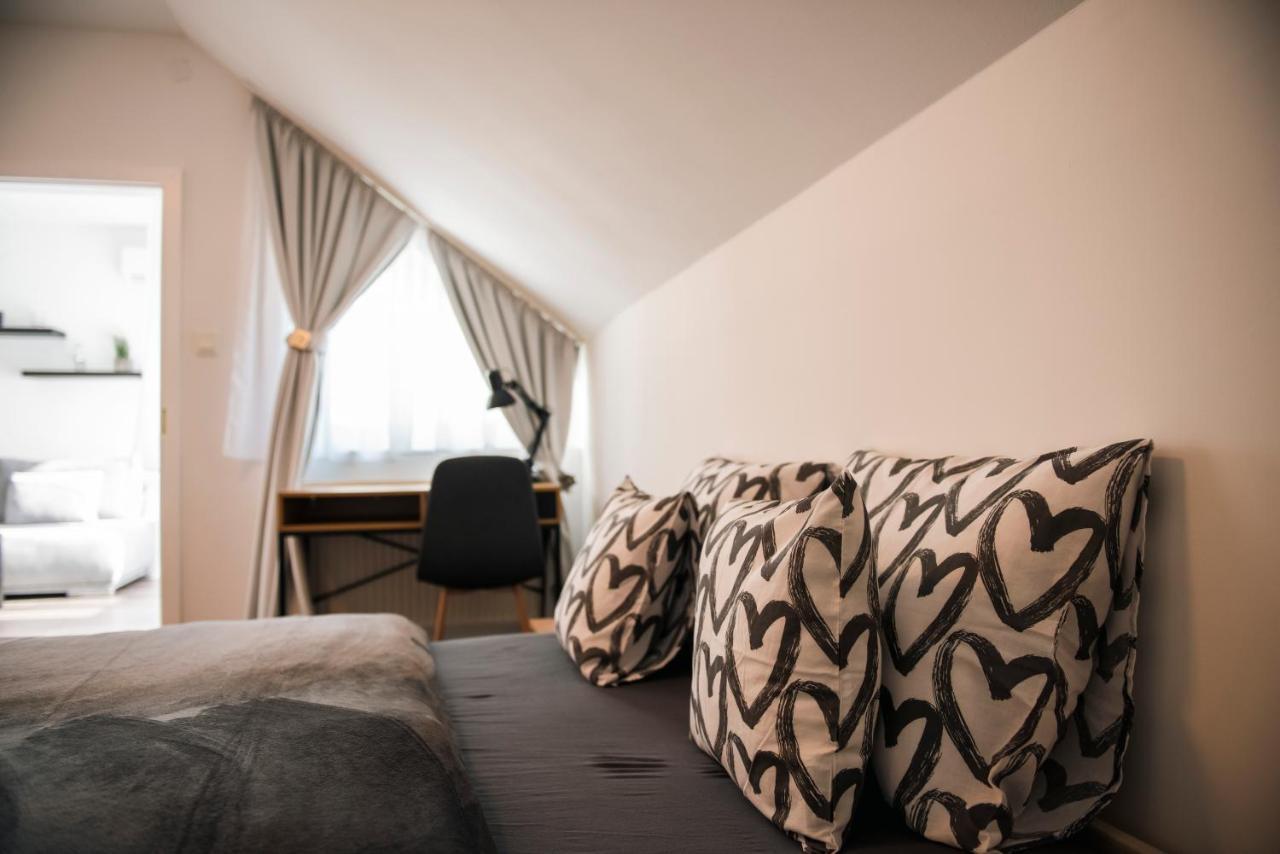 Anavrin apartman- csendes lakás a belváros közepén Pécs Exterior foto