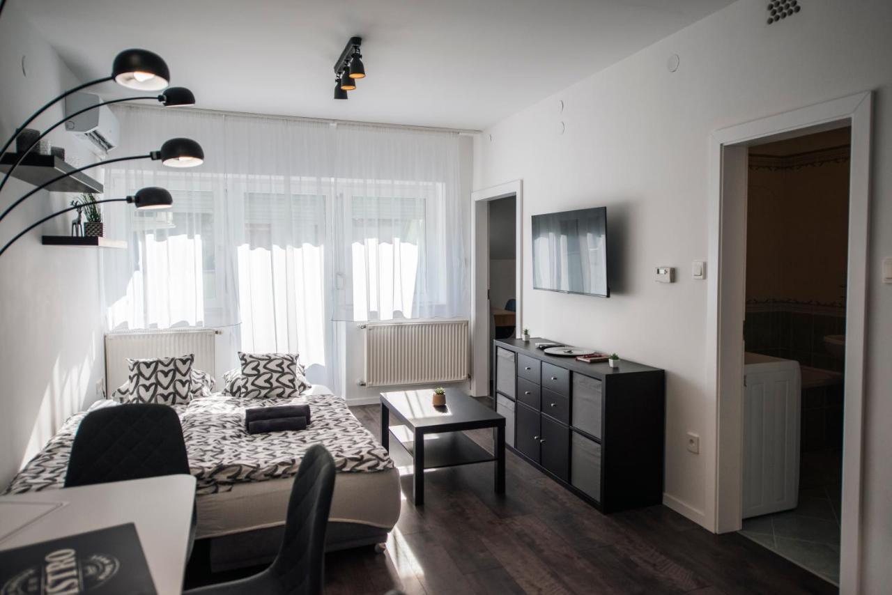 Anavrin apartman- csendes lakás a belváros közepén Pécs Exterior foto