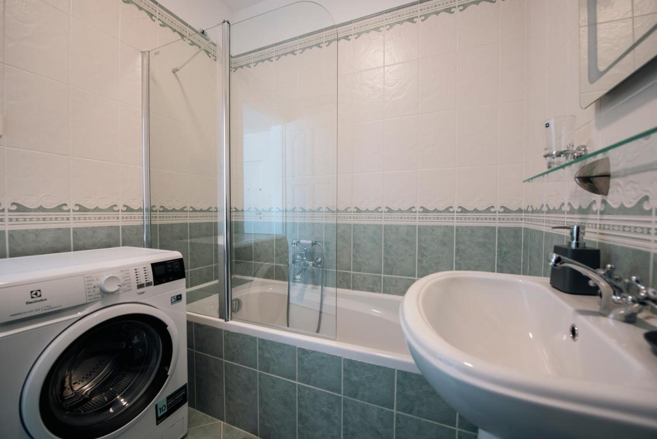 Anavrin apartman- csendes lakás a belváros közepén Pécs Exterior foto
